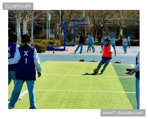 光谷一小四年级足球队勇闯校园联赛逐梦绿茵赛场风采绽放精彩瞬间